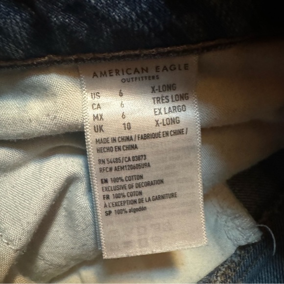 Cute/ flattering American Eagle jeans. Only selling because they are too small. - Picture 5 of 5